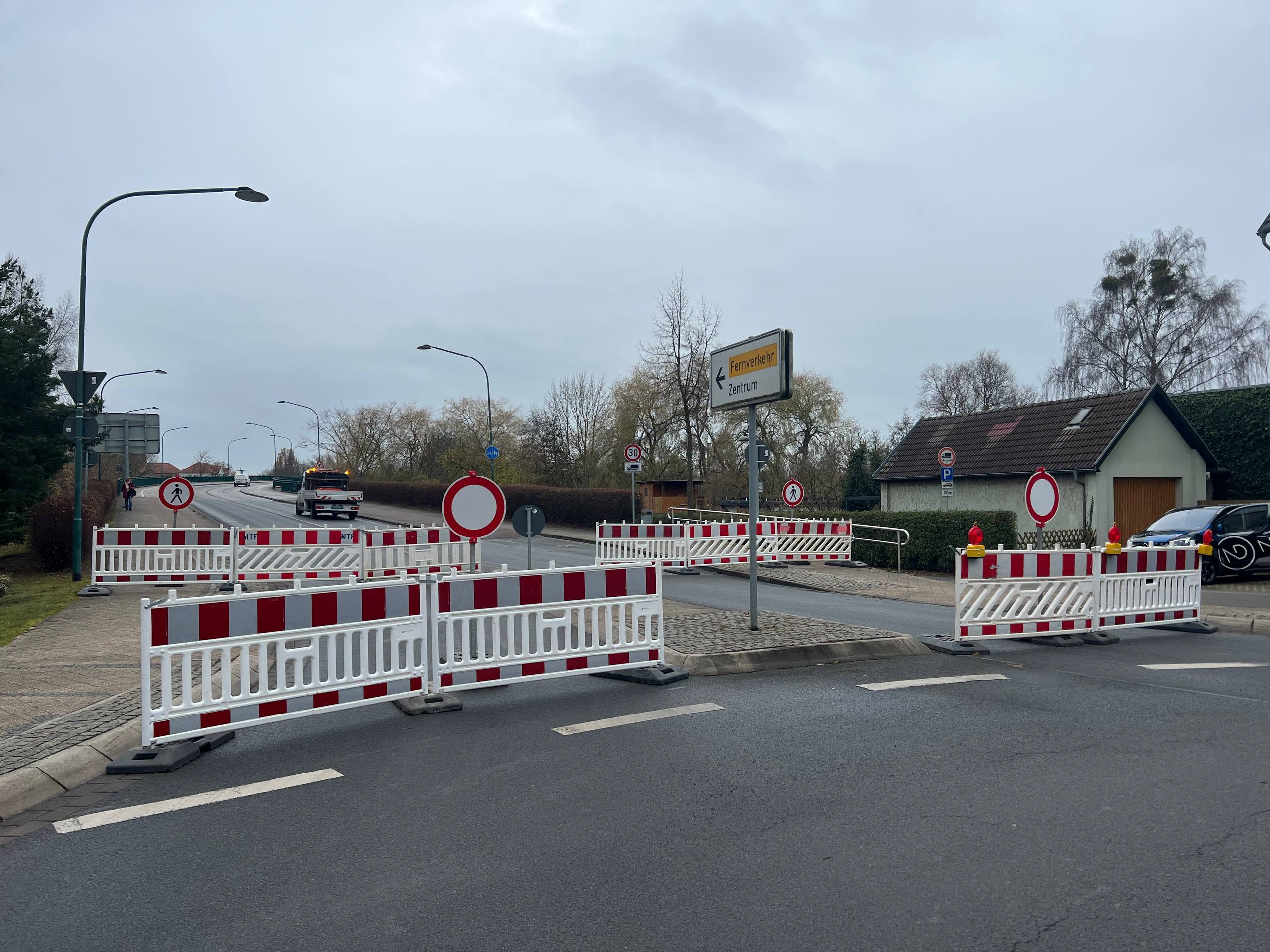 Mehr über den Artikel erfahren +++ Vollsperrung Herrenseebrücke +++